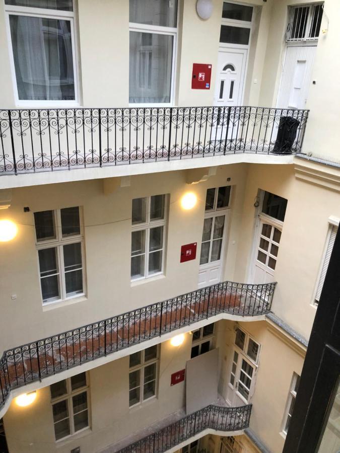 Pau18 Apartments Budapest Luaran gambar