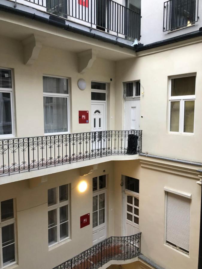 Pau18 Apartments Budapest Luaran gambar